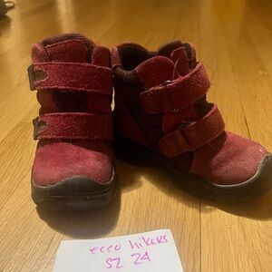 ECCO Youth Red Hiking Outdoor Shoes Euro Size 24, US 7.5-8